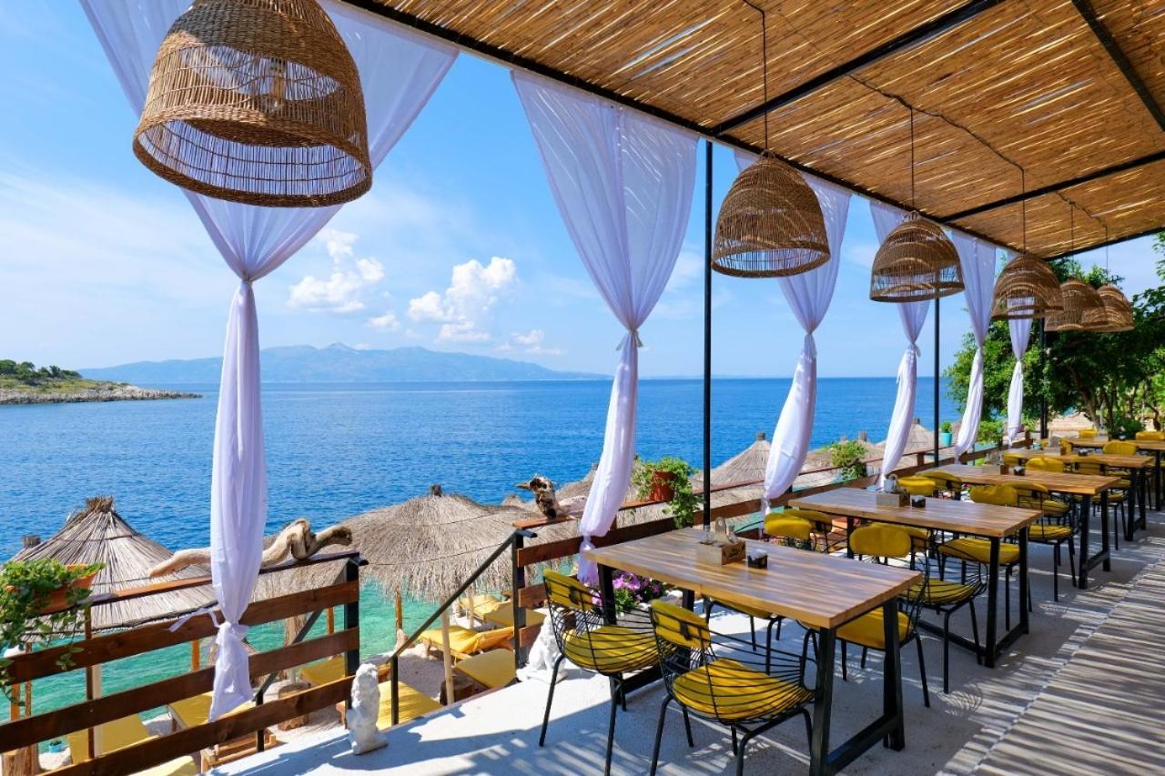 Siro Kerma Private Beach Villa Sarande Exterior photo