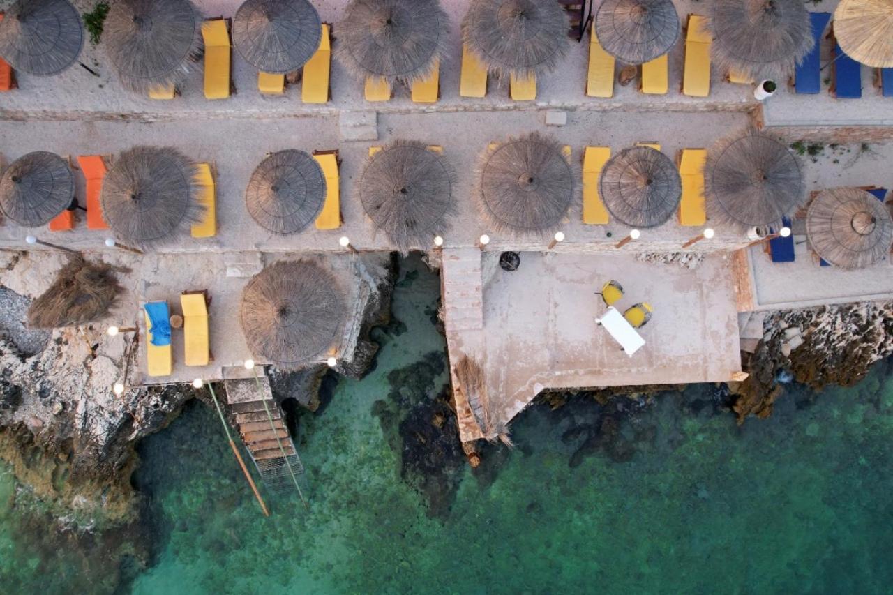 Siro Kerma Private Beach Villa Sarande Exterior photo